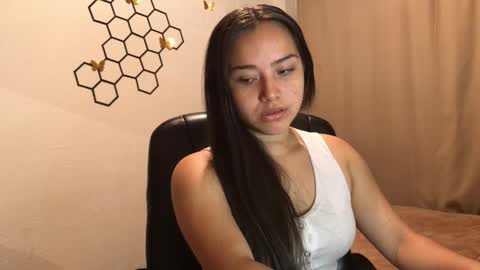 Amelia online show from September 15, 1:00 pm
