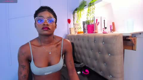 Snapshot of amelia_adms chatting on July 6, 3:03 pm Amelia Adams online show from July 6, 3:03 pm