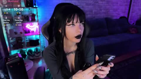 Amelia Aley  online show from April 15, 9:49 am