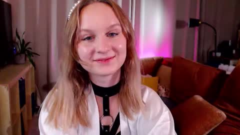 Snapshot of amelia_blondie chatting on March 3, 9:10 pm Amelia online show from March 3, 9:10 pm