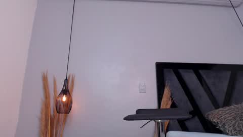 AMELIA  online show from November 13, 5:17 am