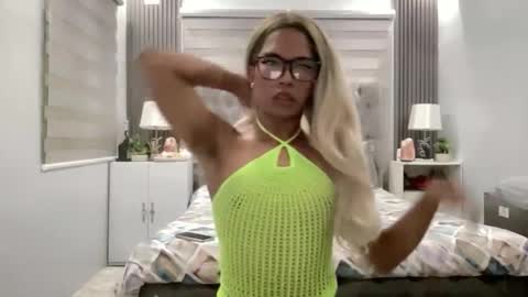 Snapshot of amelia_jones69x chatting on February 22, 9:30 am Amelia online show from February 22, 9:30 am