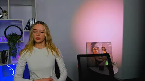 amelia lovely1 online show from March 20, 1:16 pm