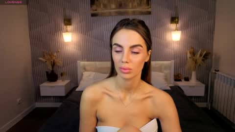 Snapshot of amelia_milly chatting on April 26, 1:25 am amelia online show from April 26, 1:25 am