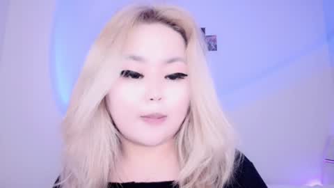 Snapshot of amelia_sunlight chatting on December 4, 8:12 am Amelia online show from December 4, 8:12 am