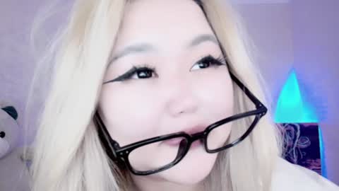 Snapshot of amelia_sunlight chatting on December 13, 3:38 am Amelia online show from December 13, 3:38 am