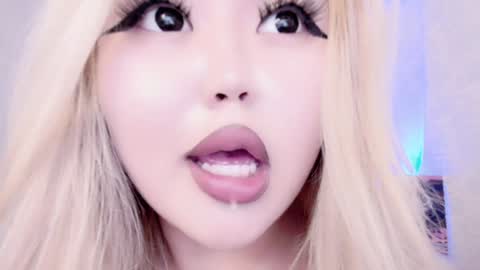 Snapshot of amelia_sunlight chatting on December 28, 11:59 pm Amelia online show from December 28, 11:59 pm