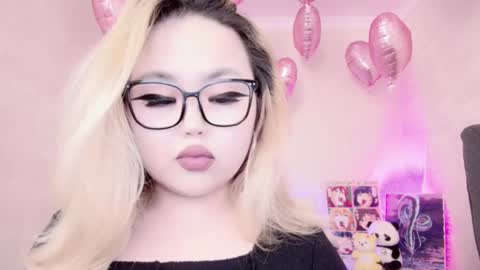 Snapshot of amelia_sunlight chatting on February 15, 12:15 am Amelia online show from February 15, 12:15 am