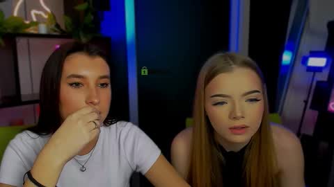 ameliaa_sweet online show from March 25, 12:22 pm