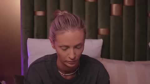 Amelia online show from July 9, 8:02 pm
