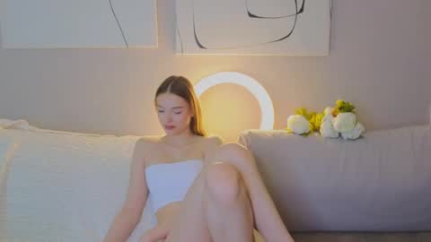 5th day here my name Jennie online show from May 27, 9:56 pm