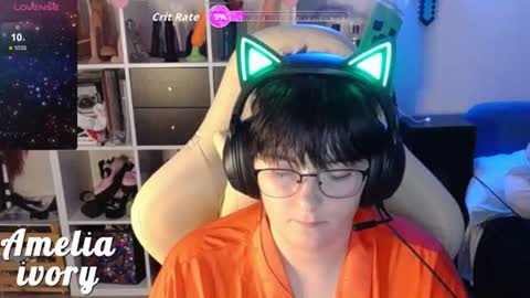 Snapshot of ameliaivory chatting on June 22, 6:21 am ameliaivory online show from June 22, 6:21 am