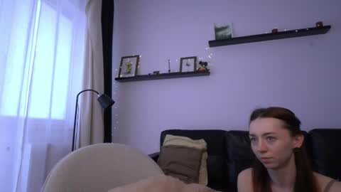 Snapshot of ameliamber0 chatting on June 9, 2:50 pm Amelia online show from June 9, 2:50 pm