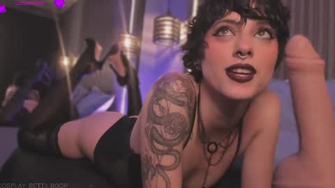 Amelianaughty  online show from April 17, 7:50 pm