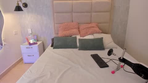 Snapshot of ameliarossii chatting on July 19, 4:38 am Amelia online show from July 19, 4:38 am