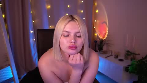 Snapshot of ameliawells chatting on February 3, 3:59 am Amelia online show from February 3, 3:59 am