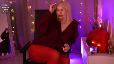 Snapshot of ameliawells chatting on February 12, 6:08 am Amelia online show from February 12, 6:08 am