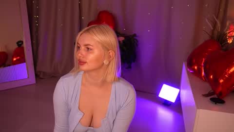 Snapshot of ameliawells chatting on February 13, 5:14 am Amelia online show from February 13, 5:14 am