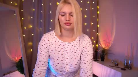 Snapshot of ameliawells chatting on February 21, 4:02 am Amelia online show from February 21, 4:02 am