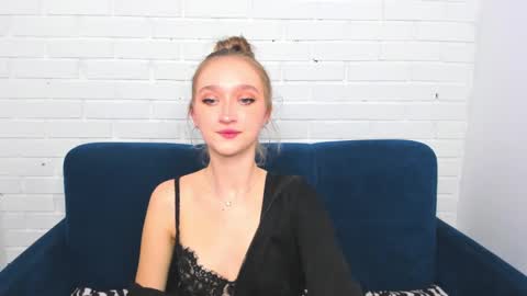 Snapshot of ameliawise chatting on January 4, 11:54 am ameliawise online show from January 4, 11:54 am