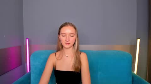 Snapshot of ameliawise chatting on January 16, 1:36 pm ameliawise online show from January 16, 1:36 pm