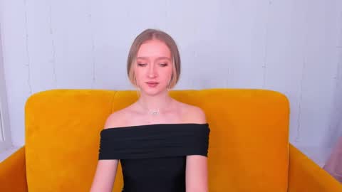 Snapshot of ameliawise chatting on January 18, 10:17 pm ameliawise online show from January 18, 10:17 pm