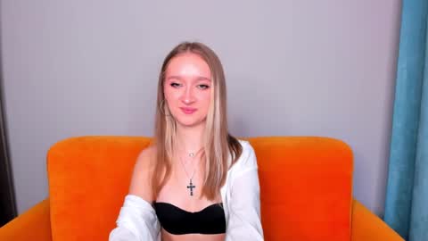 Snapshot of ameliawise chatting on January 25, 12:58 pm ameliawise online show from January 25, 12:58 pm