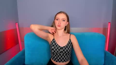 Snapshot of ameliawise chatting on February 23, 12:48 pm ameliawise online show from February 23, 12:48 pm