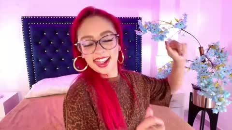 Snapshot of amelie_adamsx chatting on May 29, 11:30 am Amelie online show from May 29, 11:30 am