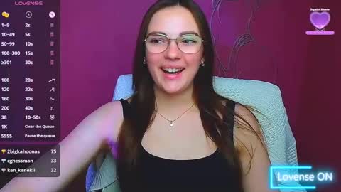 Snapshot of amelie_jackson_ chatting on December 12, 1:49 pm Amelie online show from December 12, 1:49 pm