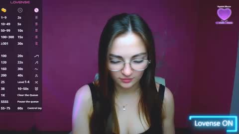 Snapshot of amelie_jackson_ chatting on December 18, 7:26 am Amelie online show from December 18, 7:26 am