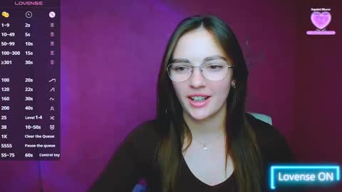 Snapshot of amelie_jackson_ chatting on December 19, 9:51 am Amelie online show from December 19, 9:51 am