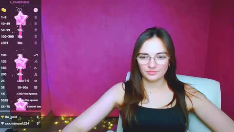 Snapshot of amelie_jackson_ chatting on December 28, 12:04 am Amelie online show from December 28, 12:04 am