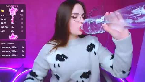 Snapshot of amelie_jackson_ chatting on January 26, 9:29 am Amelie online show from January 26, 9:29 am