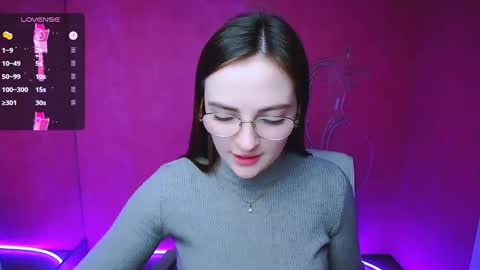 Snapshot of amelie_jackson_ chatting on February 13, 6:52 am Amelie online show from February 13, 6:52 am