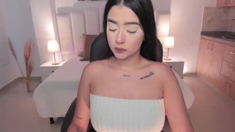 Amelie Jons online show from October 4, 7:23 pm