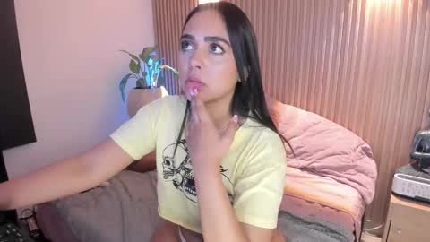 Snapshot of amelie_x chatting on November 7, 3:01 pm Amelie online show from November 7, 3:01 pm