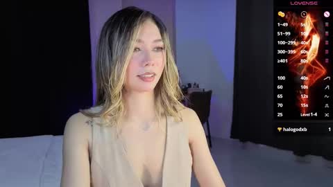 Snapshot of amelieaxie chatting on October 29, 2:25 am Isabella online show from October 29, 2:25 am