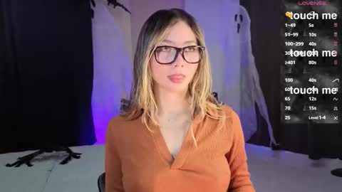 Snapshot of amelieaxie chatting on November 1, 3:30 am Isabella online show from November 1, 3:30 am