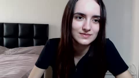 ameliebanshee online show from September 13, 8:25 am