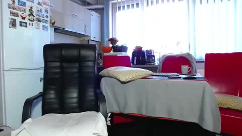 ameliecharming online show from February 9, 10:42 am