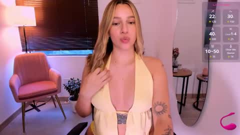 Snapshot of ameliegraham chatting on November 13, 8:52 pm Amelie Graham online show from November 13, 8:52 pm