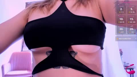 Snapshot of ameliegraham chatting on November 25, 2:17 pm Amelie Graham online show from November 25, 2:17 pm