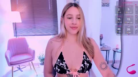 Snapshot of ameliegraham chatting on November 26, 3:02 pm Amelie Graham online show from November 26, 3:02 pm