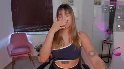 Amelie Graham online show from April 11, 9:30 pm