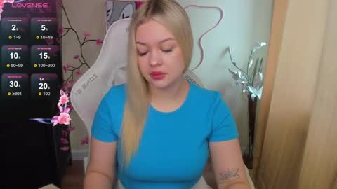 Amelie online show from May 31, 2:09 am