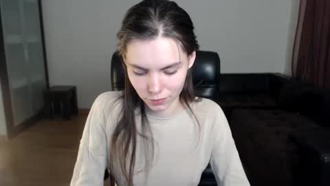 Amelie online show from October 13, 5:35 pm