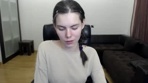 Amelie online show from October 18, 4:52 pm