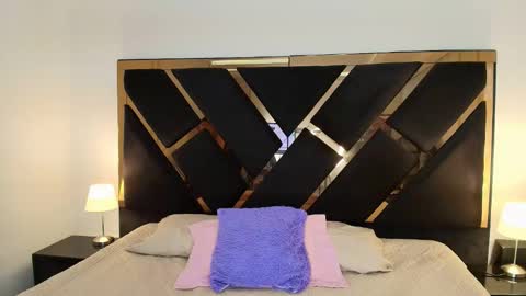 Snapshot of ameliie_saenz chatting on February 14, 7:54 pm Ameli online show from February 14, 7:54 pm