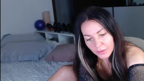 amelinamersi online show from February 19, 8:38 pm